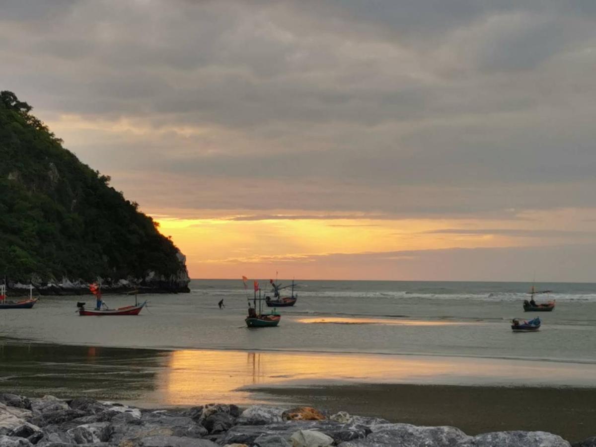 The Beach Boutique Resort Ban Pak Nam Pran Exterior foto