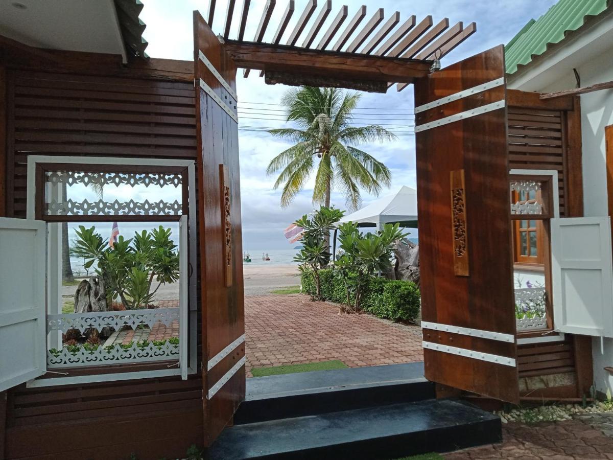 The Beach Boutique Resort Ban Pak Nam Pran Exterior foto
