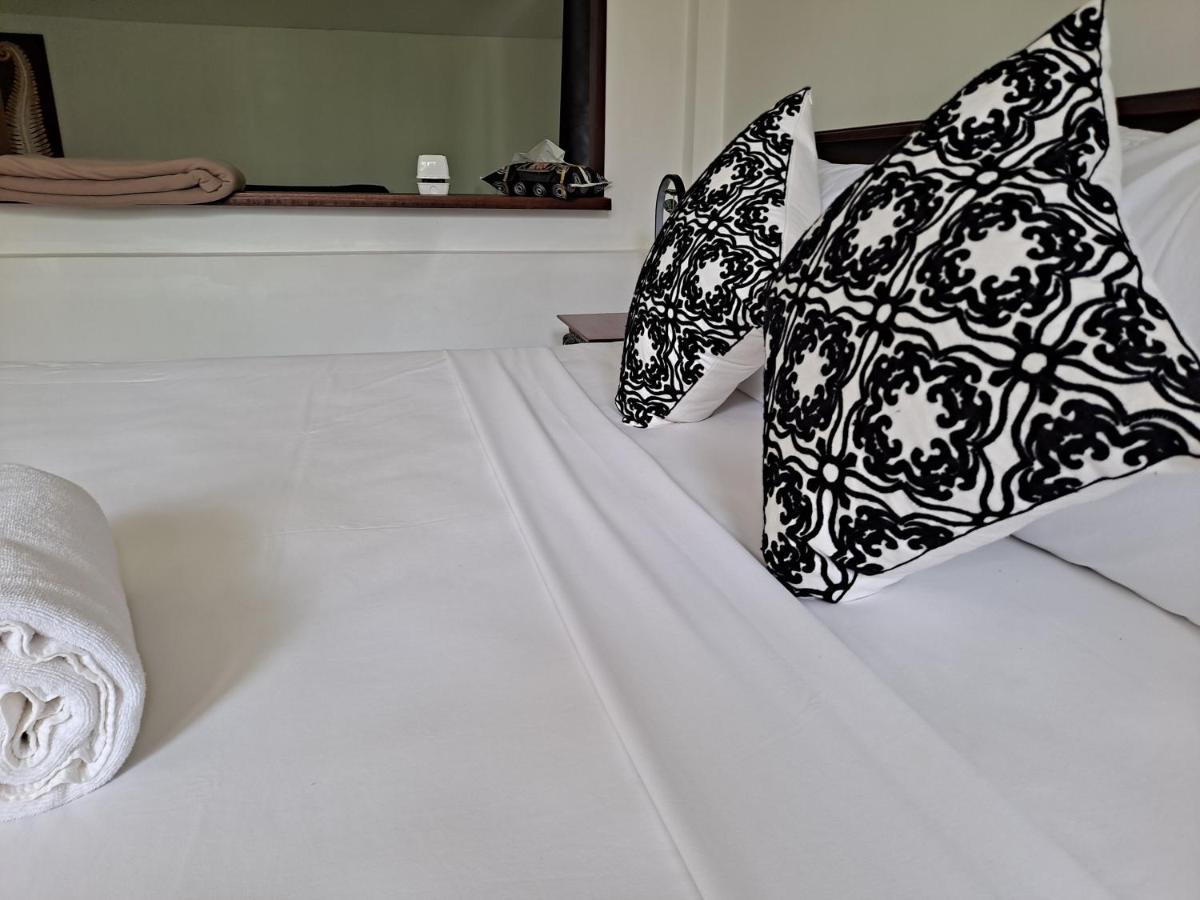 The Beach Boutique Resort Ban Pak Nam Pran Exterior foto